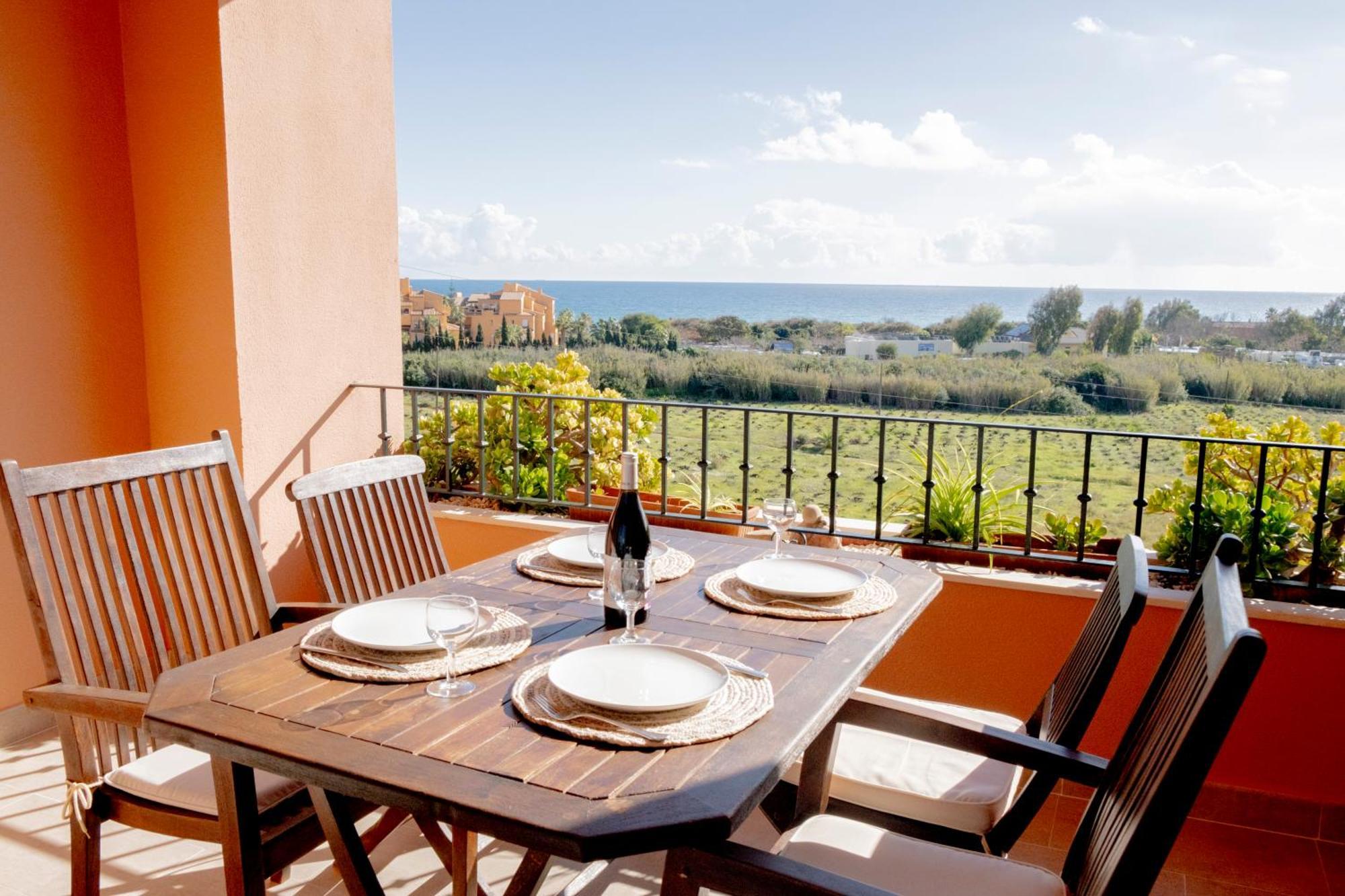 Con Vistas Al Mar , Golf Y Vinedos * Manilva